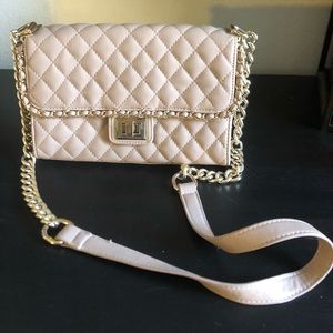 Great crossover bag with chain strap